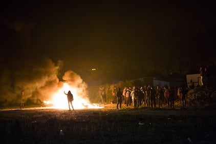 A Calais scoppia la rivolta nella "giungla" 3