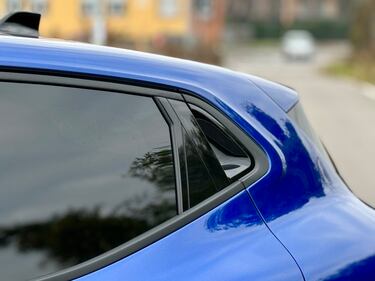 Renault Clio E-Tech: guarda la gallery della citycar ibrida francese 8
