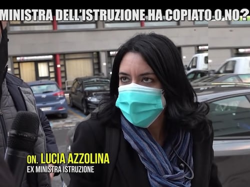 "Ha copiato", "Querelato". L'ex ministro Azzolina nel mirino de Le Iene