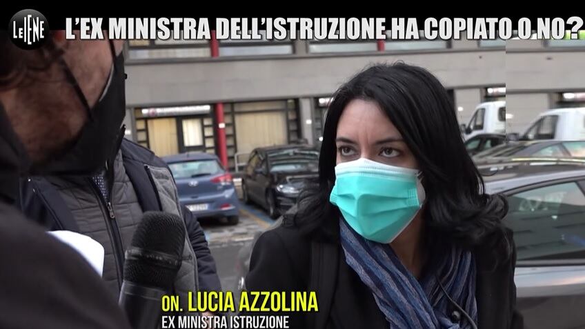 "Ha copiato", "Querelato". L'ex ministro Azzolina nel mirino de Le Iene