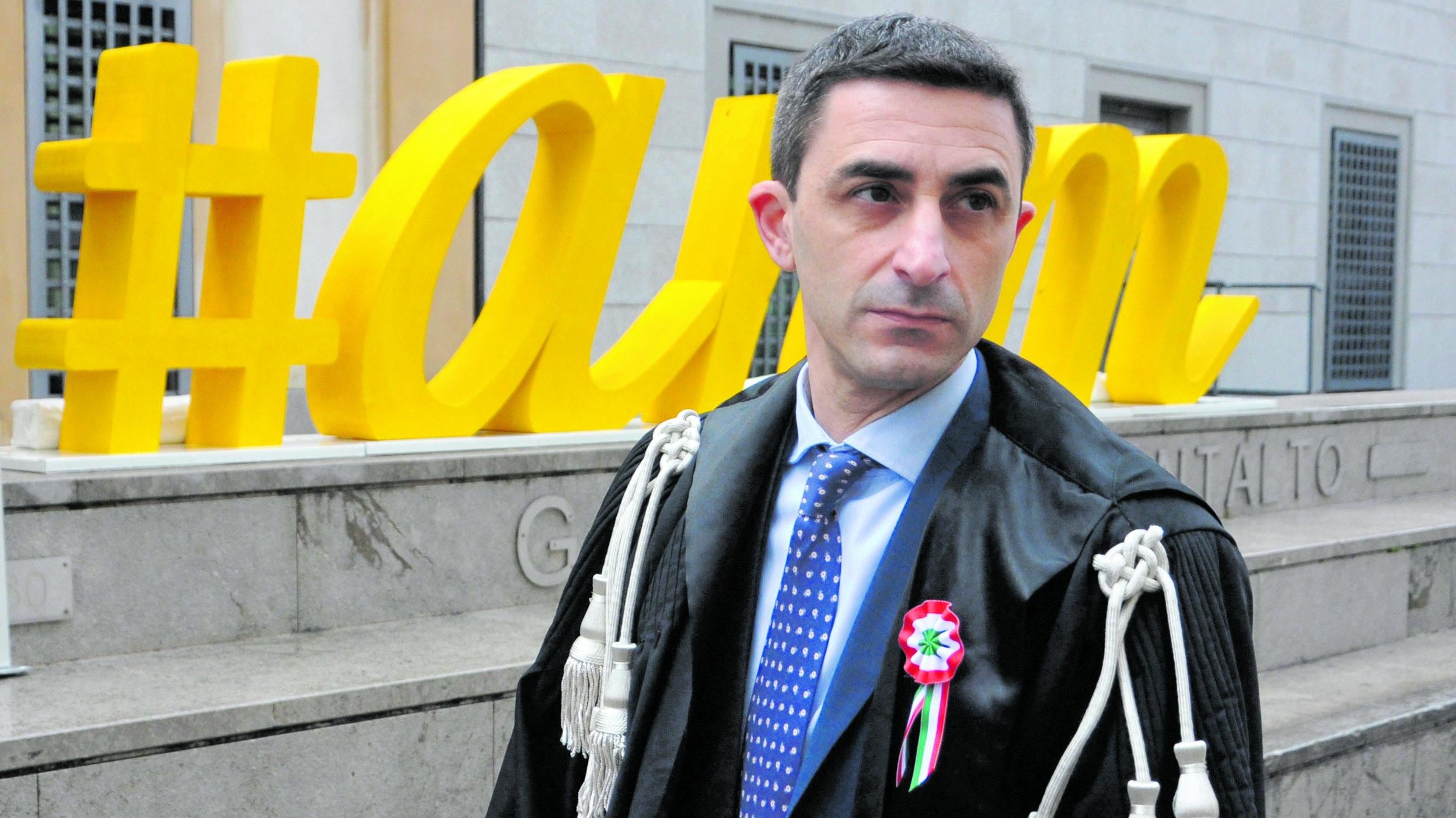 Il giro di Tango di una giustizia malata di potere