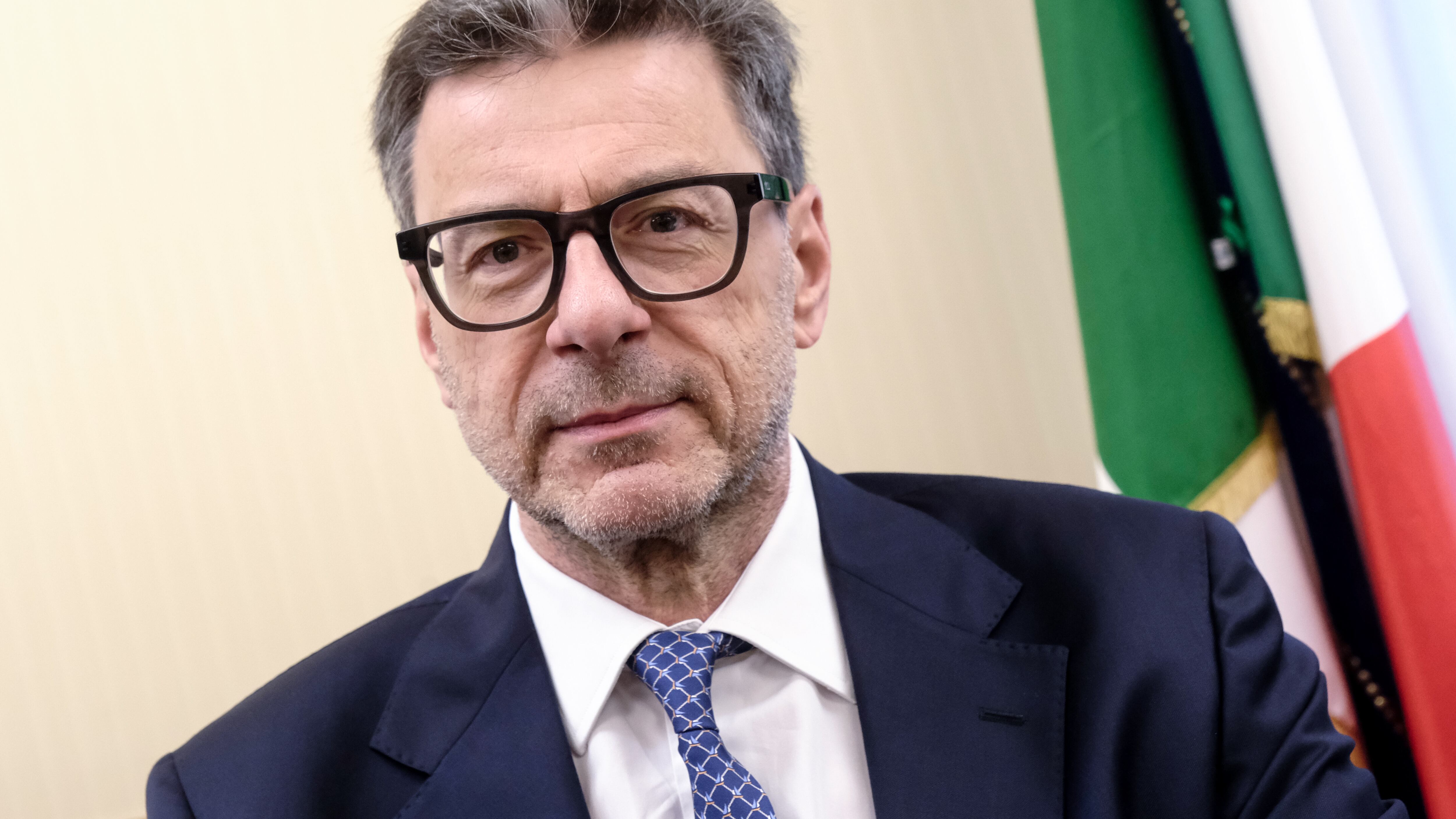 Pensioni militari, resta la Fornero. Tre mesi in più per uscire nel 2027