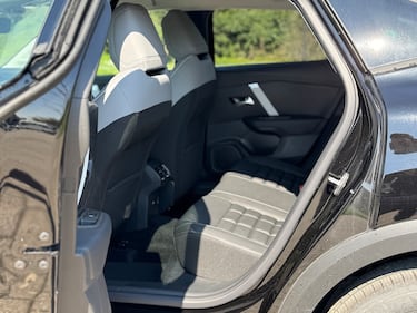 Citroen C4 X 2025: guarda la gallery del crossover coupè, anche ibrido 13