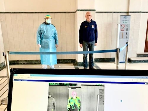 Puglia, termoscanner all'ingresso del policlinico di Bari
