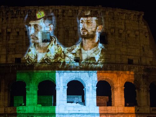 Marò, procura di Roma chiede l'archiviazione