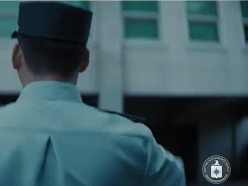 Un nuovo video per reclutare spie cinesi: cosa c’è dietro la mossa della Cia