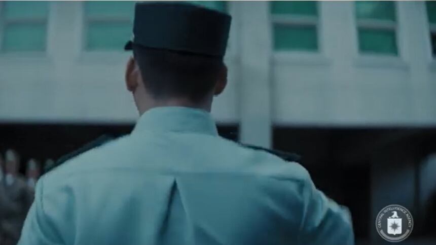 Un nuovo video per reclutare spie cinesi: cosa c’è dietro la mossa della Cia