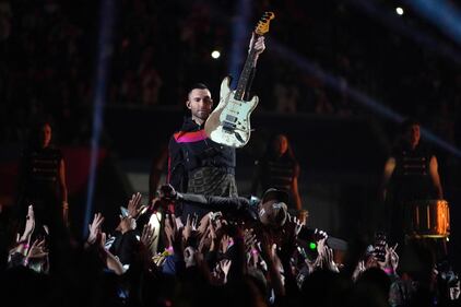 I Maroon 5 cantano al Super Bowl: le foto dal live concert  10