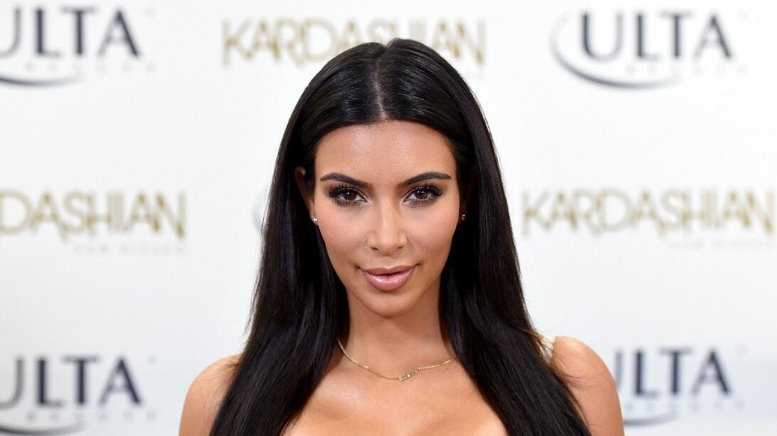 Kim Kardashian esagera con Photoshop: l'accusa