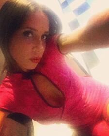 Malena, scollatura provocante sui social 9
