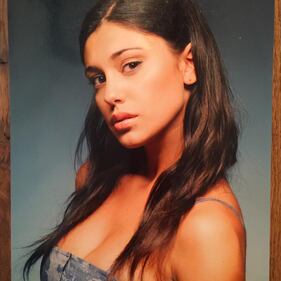 Belen Rodriguez riapre il book di foto giovanili 2