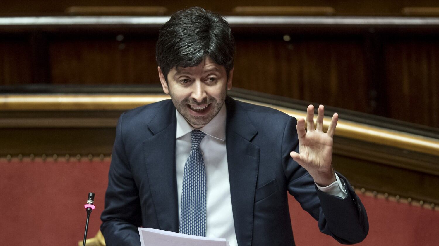 Le parole dei governatori per Speranza sono bufale: "Interrogazione parlamentare"
