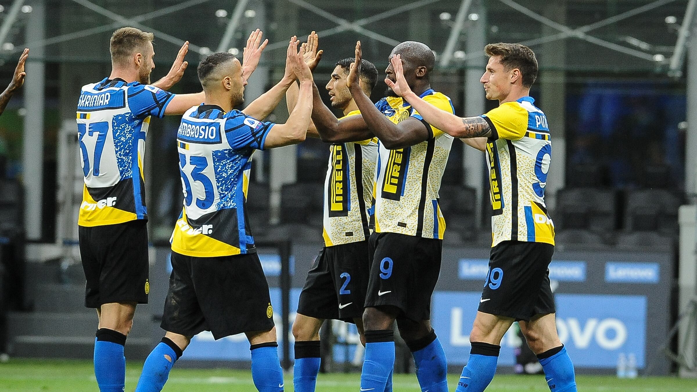 L'Inter va con la maglia choc da scudetto. E ci siamo per l'incontro tra Conte e Zhang