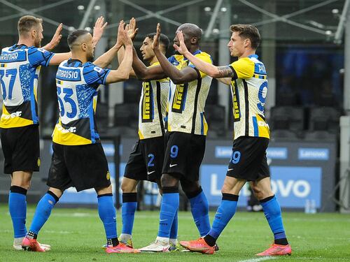 L'Inter va con la maglia choc da scudetto. E ci siamo per l'incontro tra Conte e Zhang
