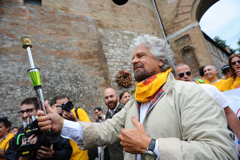 Beppe Grillo in marcia per il reddito di cittadinanza 5
