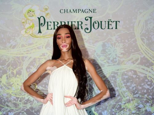 Winnie Harlow angelica a Parigi