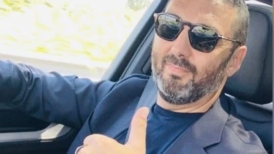 L'ex assessore imbarazza il Pd: pubblica un video a 260km/h. Lui si giustifica: "Ero in Germania"