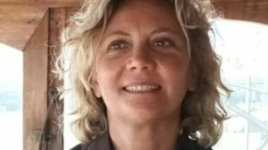 Messaggi e baci rubati alla sindaca: l'ex capo dei vigili accusato di molestie