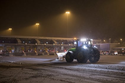 Maltempo, neve e gelo al Nord: disagi sulle strade 4