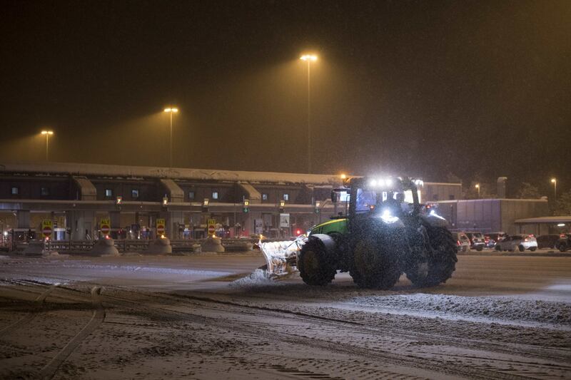 Maltempo, neve e gelo al Nord: disagi sulle strade 4