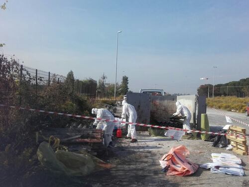 La maxi discarica di Roma: 110 tonnellate di rifiuti (c'è anche l'amianto)