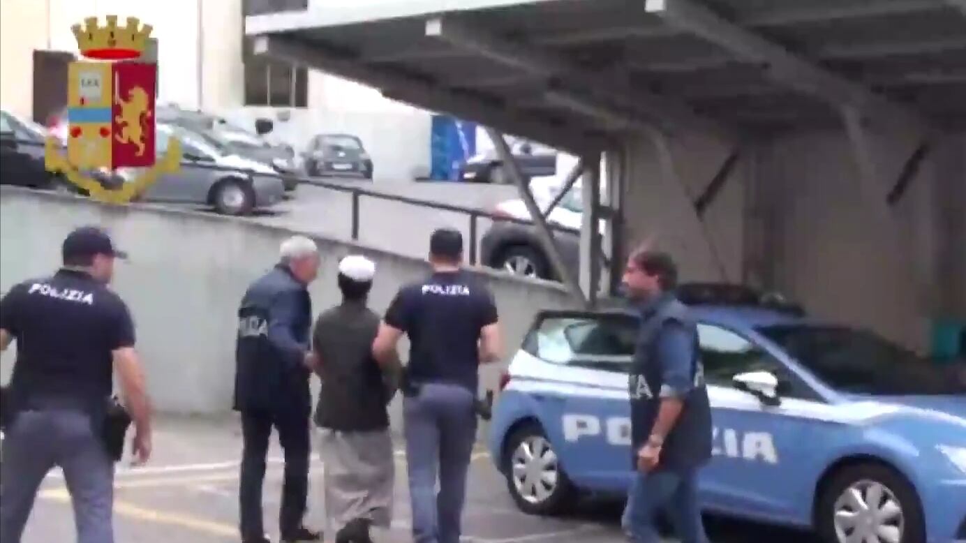 Allerta attentati: due espulsi C'è anche l'imam di Padova