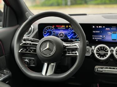Mercedes EQA 300 4Matic: guarda la gallery del crossover elettrico premium 20