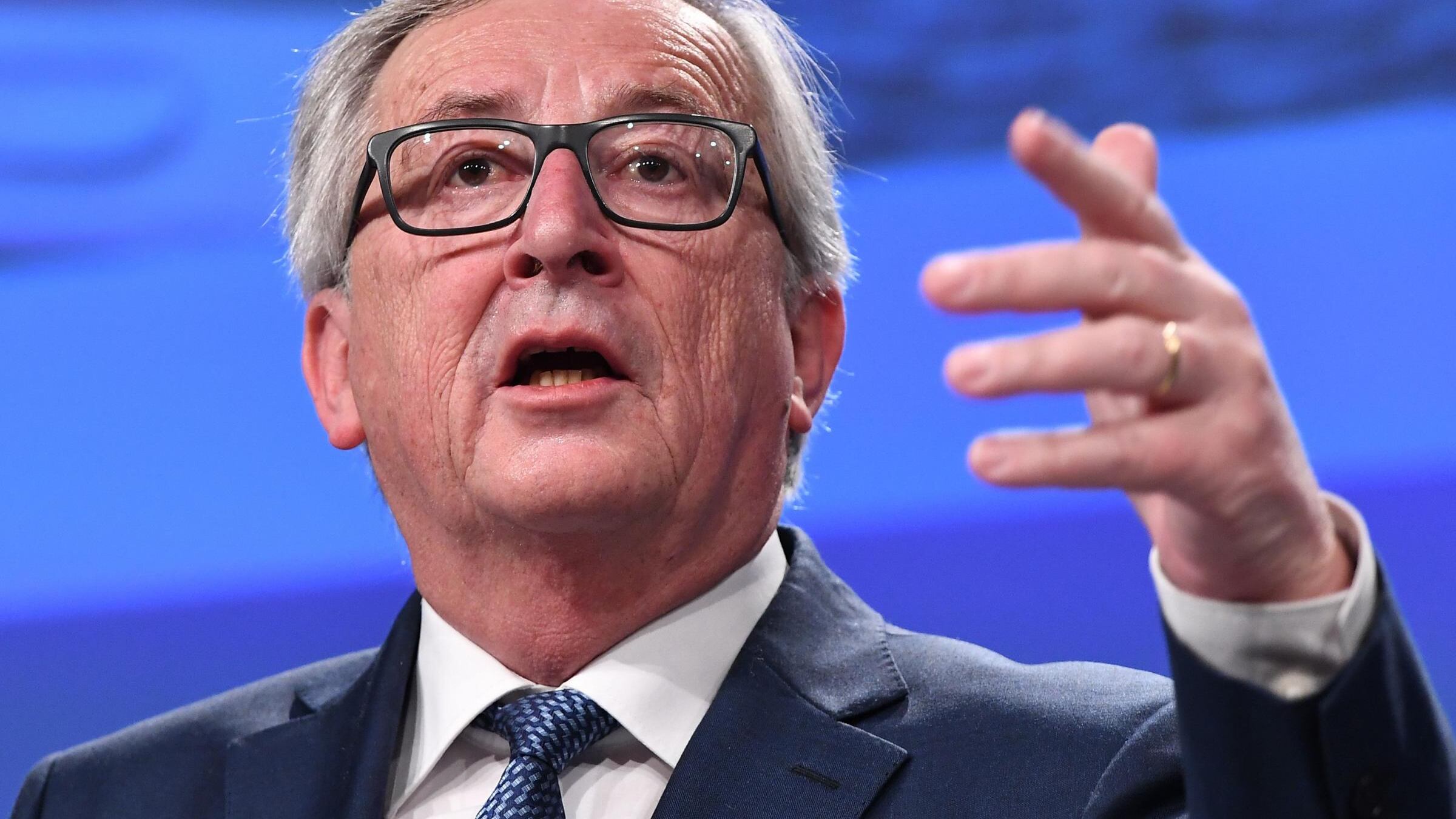 Juncker attacca Di Maio e Salvini: "Usano linguaggio sboccato"