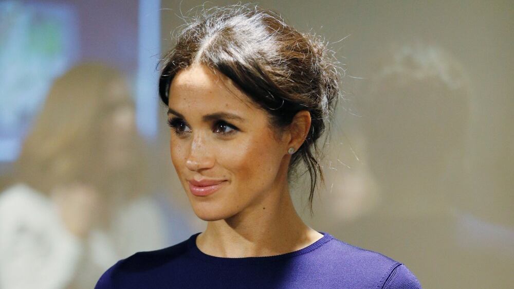 Meghan e la tiara russa. La regina: "Decido io"