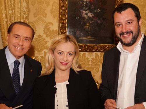 Berlusconi, Salvini e Meloni firmano il programma del centrodestra
