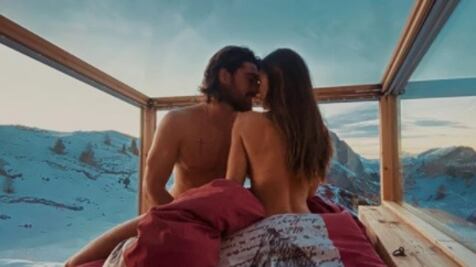 Ignazio Moser e Cecilia così festeggiano tre anni d’amore, ma il web è impetuoso. "Con i tempi che corrono…"