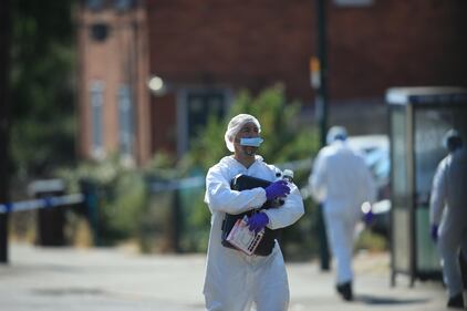 Orrore a Nottingham, tre persone accoltellate a morte: le immagini  7