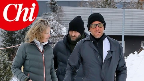 Lapo Elkann lascia la sedia a rotelle: ora può usare il bastone