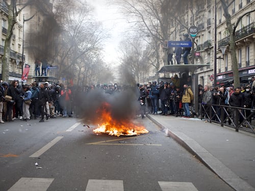 "Cento giorni di collera": l'ultima sfida a Macron