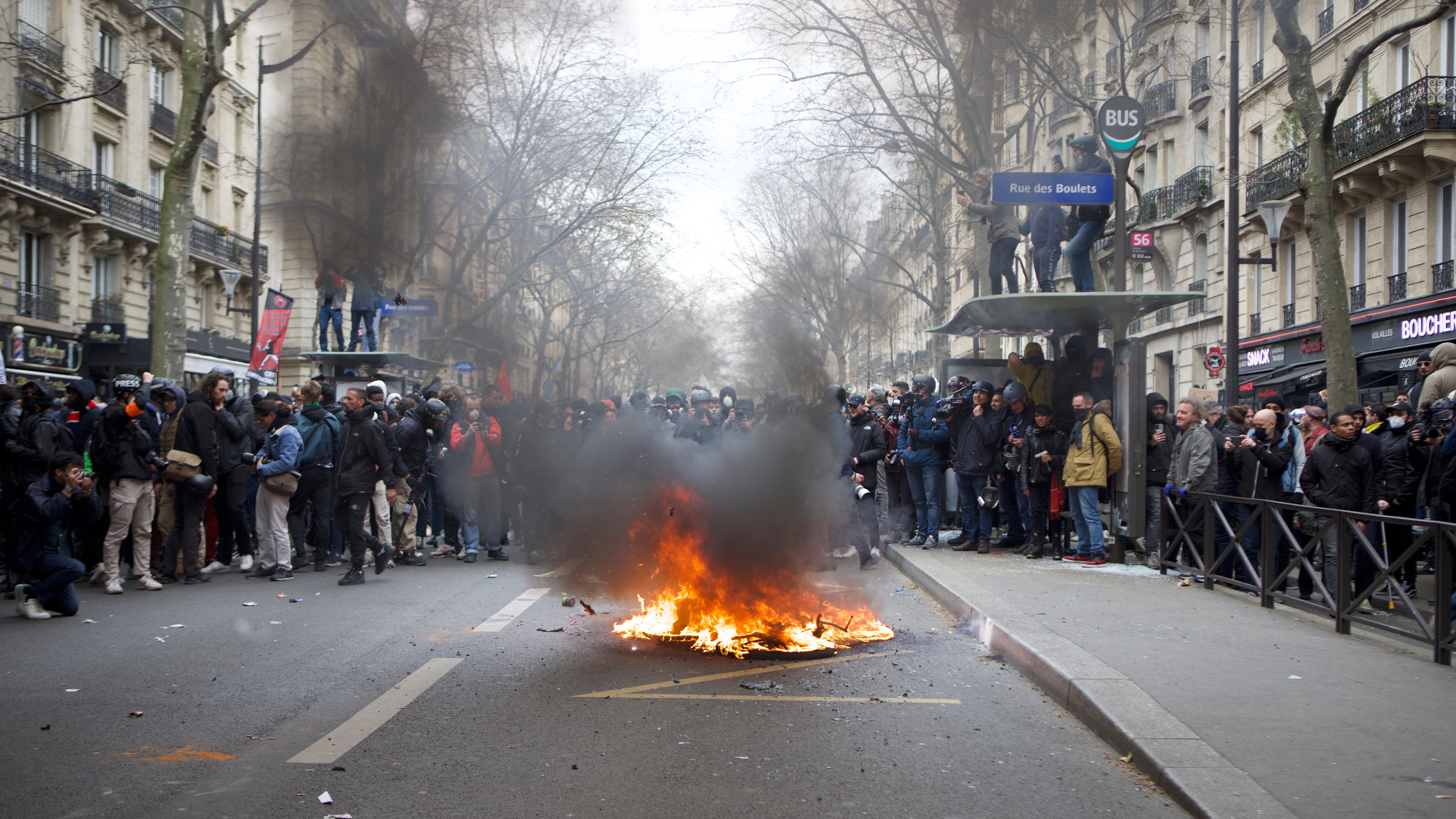 "Cento giorni di collera": l'ultima sfida a Macron