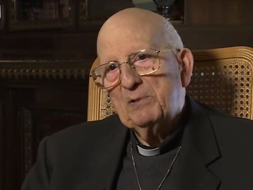 Padre Sorge choc: "La mafia voleva uccidermi, ma non c'è riuscita"