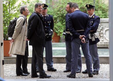 Evacuata la sede Consob di Milano 6