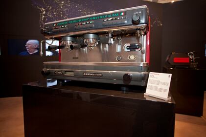 A Binasco nasce il museo della macchina del caffè 12