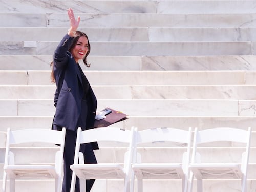 Staff, viaggi e attivismo: tutte le manovre di Alexandria Ocasio-Cortez in vista del 2028