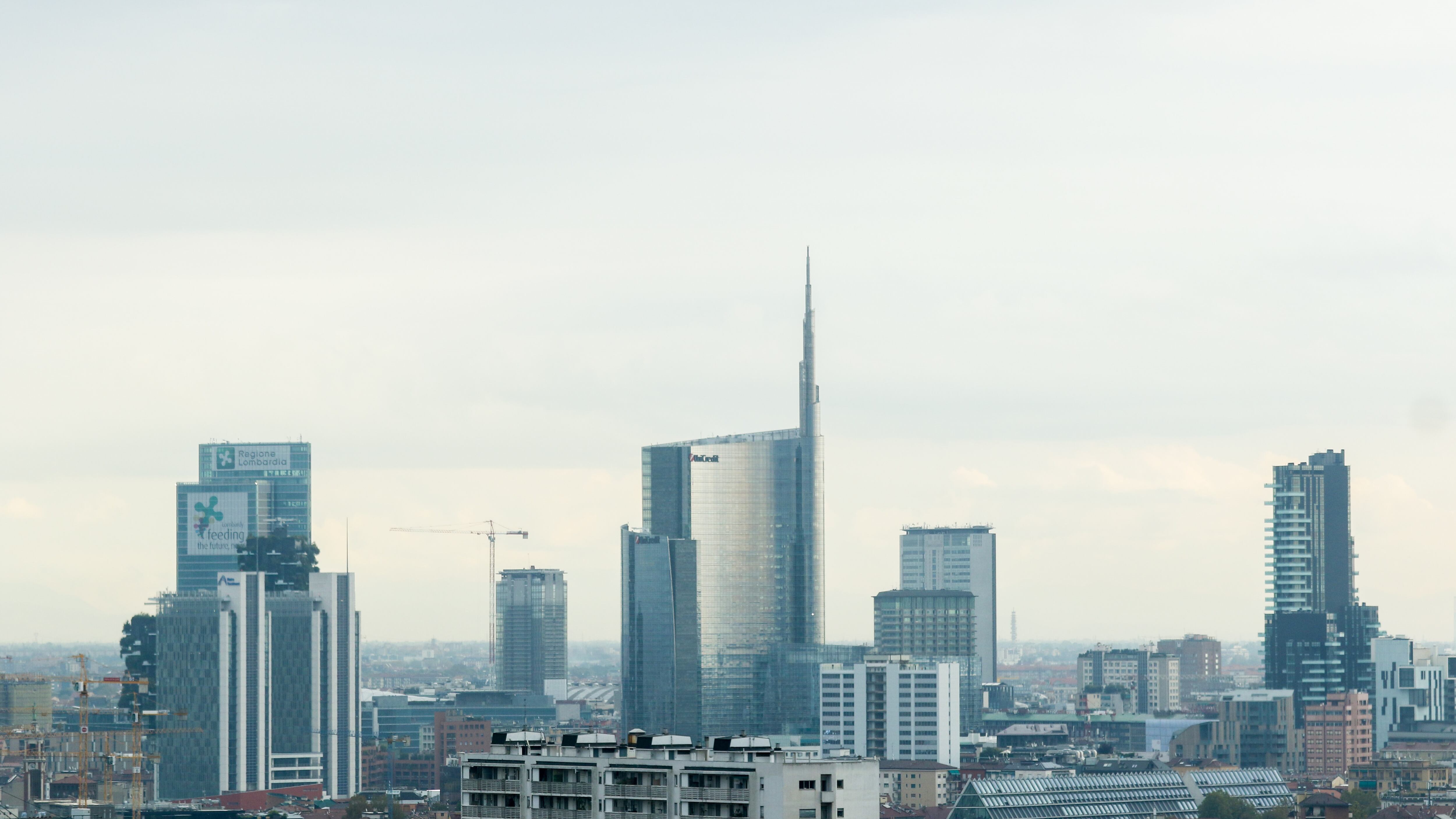 Grattacieli, griffe e finanza Tutti gli affari dello sceicco