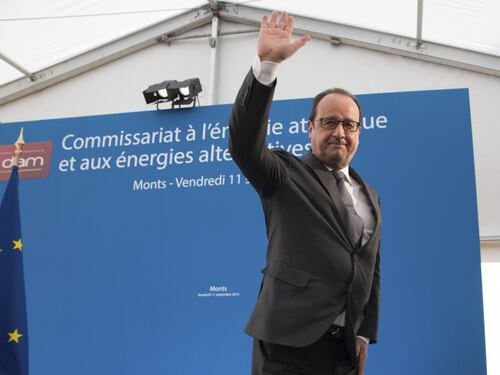 Francia, proposta choc: "Fondiamo il partito socialista con la destra"