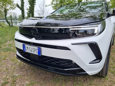 Opel Grandland Gse, guarda le foto 3