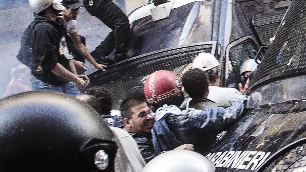 La protesta sulla casa: una scusa per picchiare