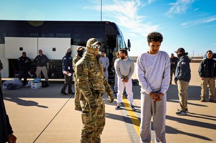 Inviati a Guantanamo dieci membri della gang Tren de Aragua 3