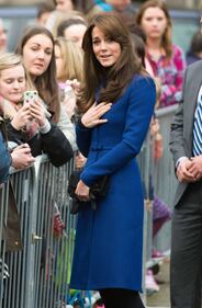 Kate Middleton, bella e glam in blu in Scozia 11