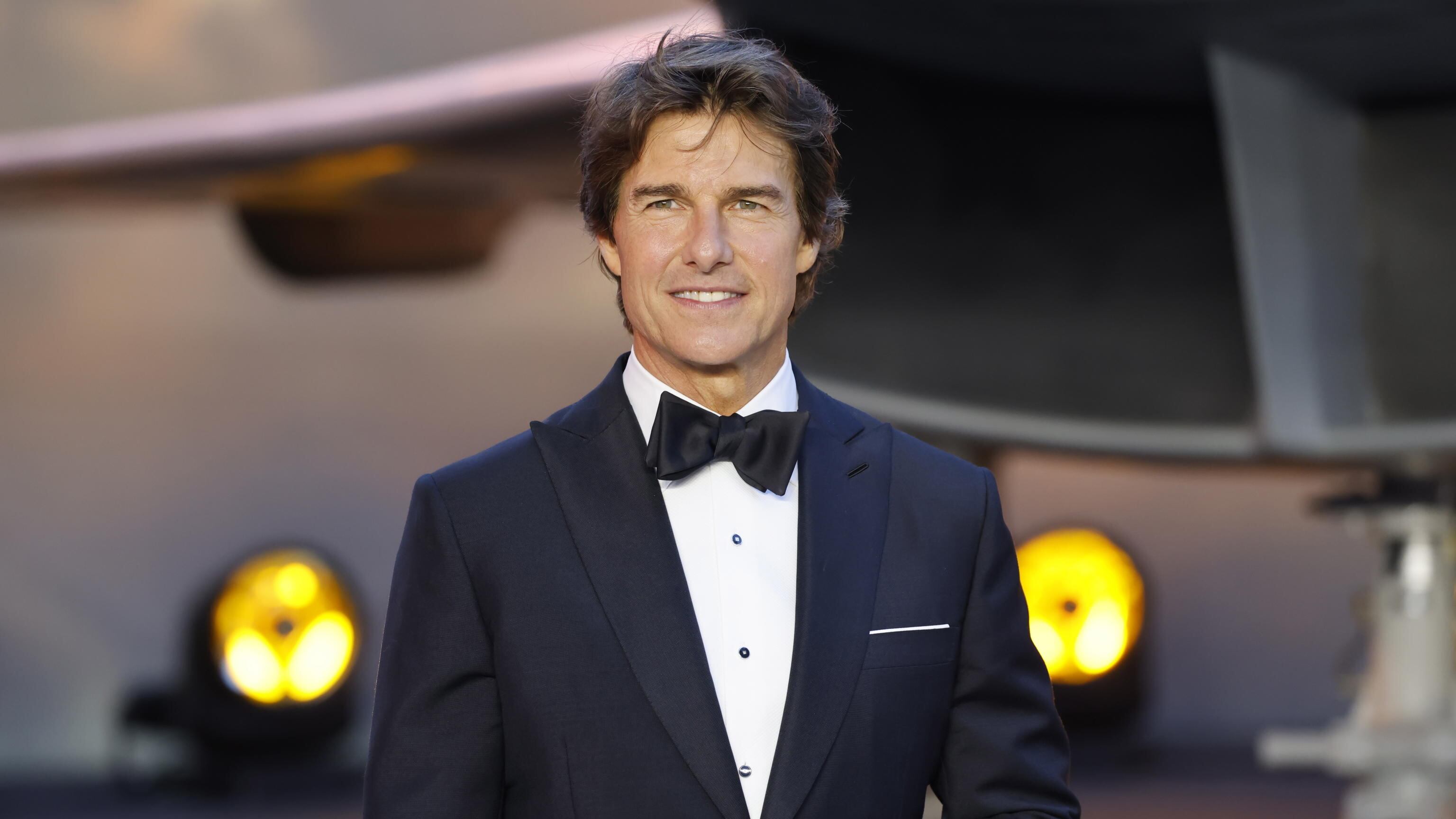 Tom Cruise, appare in pubblico per la prima volta con la nuova compagna dopo la rottura con Katie Holmes