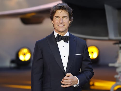 Tom Cruise, appare in pubblico per la prima volta con la nuova compagna dopo la rottura con Katie Holmes