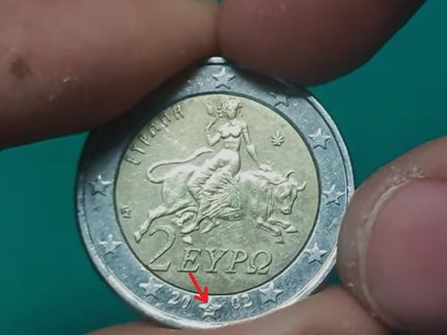 Moneta da 2 euro, alcuni dettagli fanno schizzare il valore. Ecco a cosa fare attenzione
