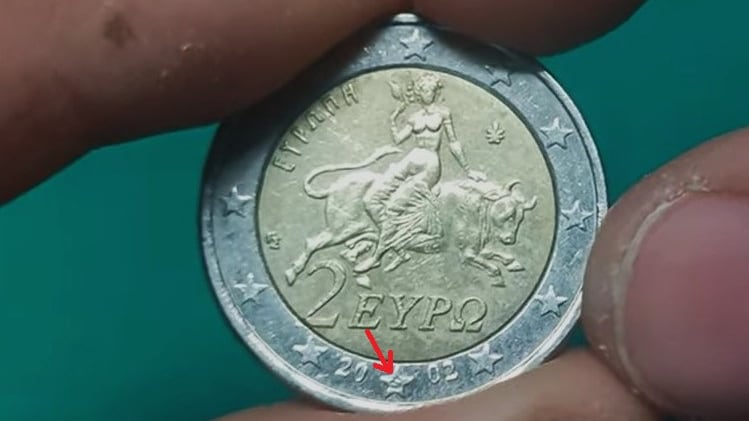 Moneta da 2 euro, alcuni dettagli fanno schizzare il valore. Ecco a cosa fare attenzione