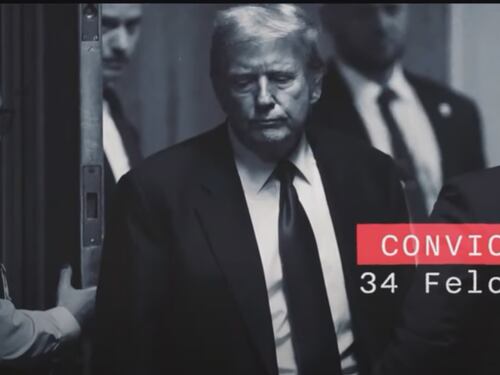"È un pregiudicato". E Biden "investe" 50 milioni contro Trump